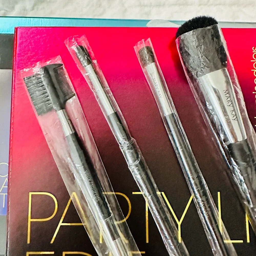 Mary Kay Makeup Brushes